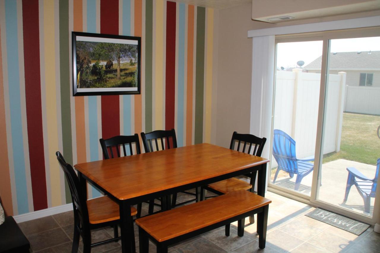 3 Queen Beds, 1 Twin Bed, 2 Rooms, 1 And A Half Bath, Self Check-In, Flexcation Equipped Idaho Falls Εξωτερικό φωτογραφία