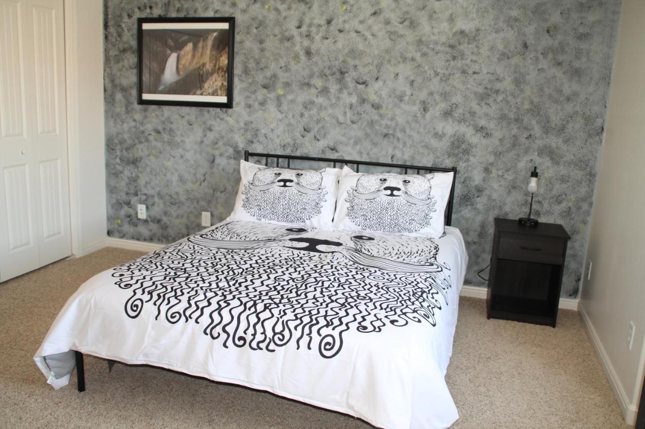 3 Queen Beds, 1 Twin Bed, 2 Rooms, 1 And A Half Bath, Self Check-In, Flexcation Equipped Idaho Falls Εξωτερικό φωτογραφία